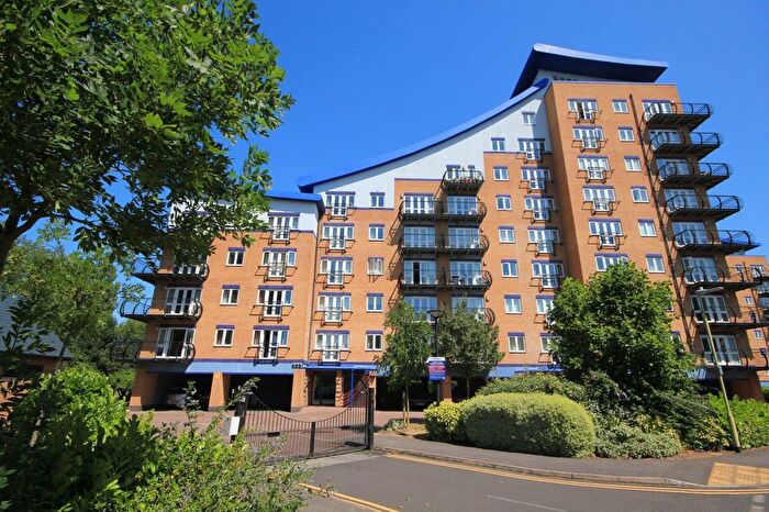2 Bedroom Flat For Sale In Luscinia View, Napier Road, Reading, Berkshire, RG1