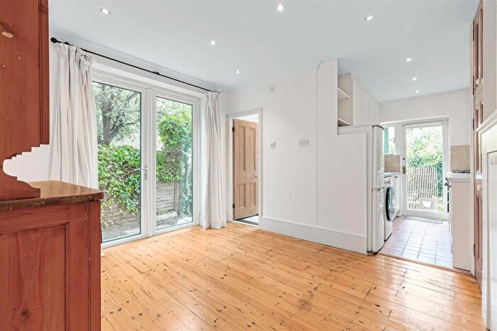 2 Bedroom Maisonette To Rent In Cowley Road, Mortlake, SW14