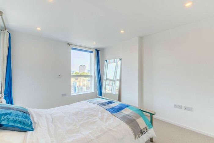 1 Bedroom Flat To Rent In Dance Square, Clerkenwell, London, EC1V