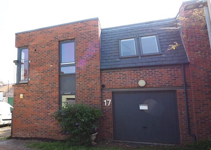 2 Bedroom Mews To Rent In Bath Street Lane, Portobello, EH15