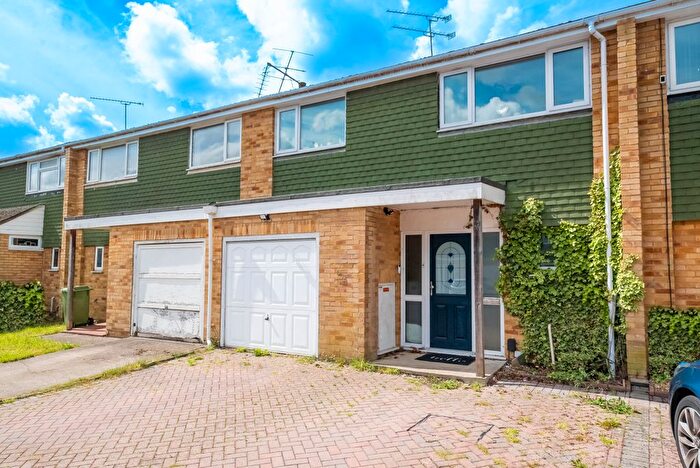3 Bedroom Terraced House For Sale In Kennet Close, Farnborough, GU14