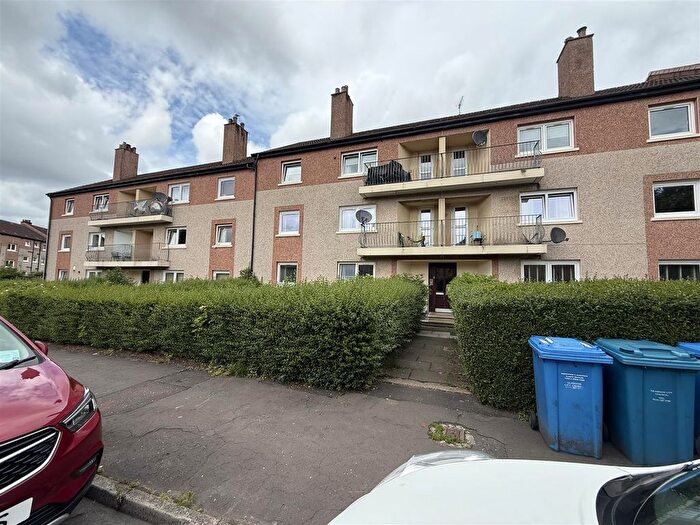 2 Bedroom Flat For Sale In Harrow Place, Glasgow, G15