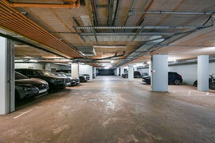 2 Bedroom Flat To Rent In Railshead Road, Isleworth, Twickenham, TW7