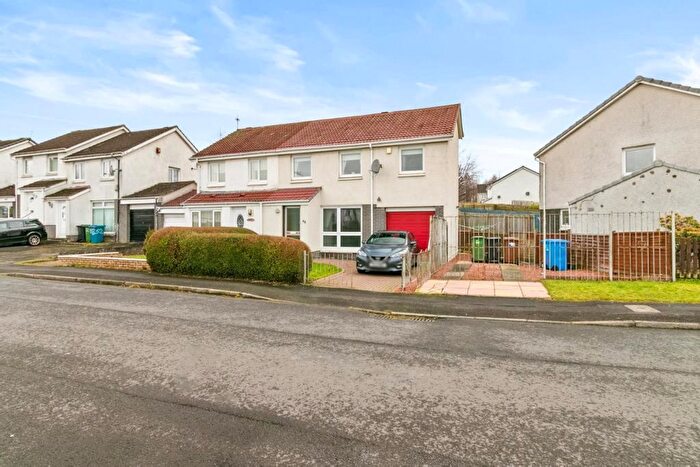 4 Bedroom Semi Detached House For Sale In Inverewe Avenue, Thornliebank, G46