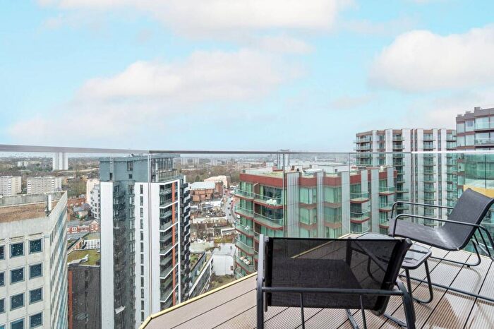 2 Bedroom Penthouse For Sale In Brigadier Walk, Woolwich Riverside, London, SE18