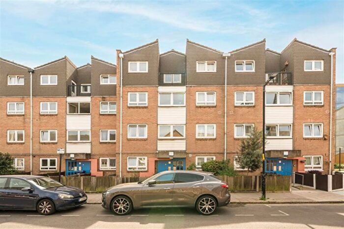 3 Bedroom Flat For Sale In Chatham Street, Elephant & Castle, SE17
