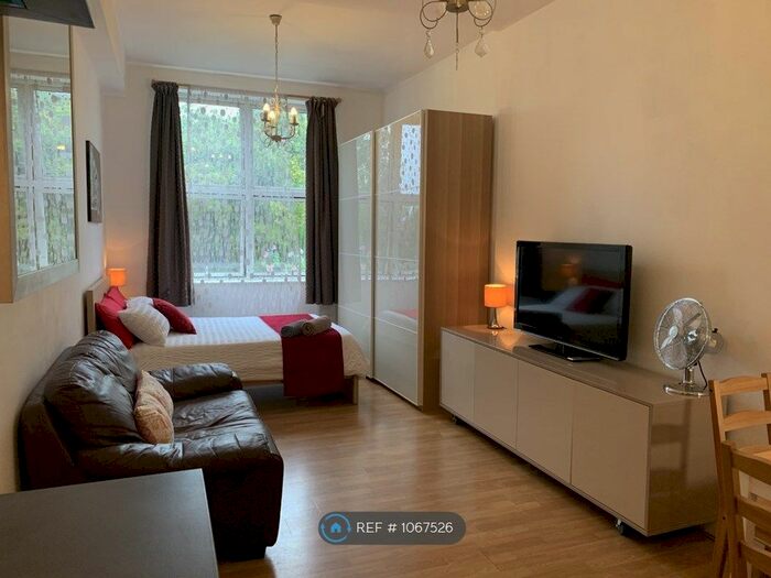 Studio To Rent In Finchley Road, London, NW3