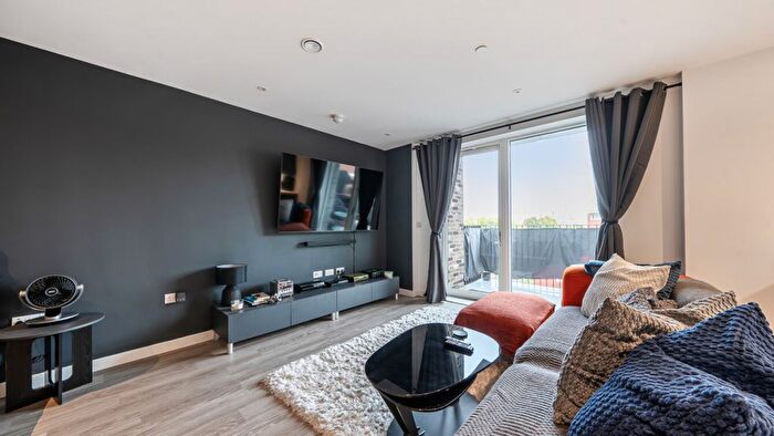 Studio For Sale In Margetson Avenue, Morris Road, London, SE18