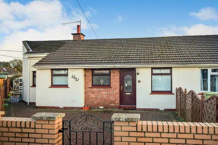 2 Bedroom Semi-Detached House For Sale In 9 Woodview Drive, Cleeve, Bristol, BS49