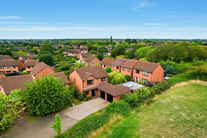 4 Bedroom Detached House For Sale In Braford Gardens, Shenley Brook End, Milton Keynes, MK5