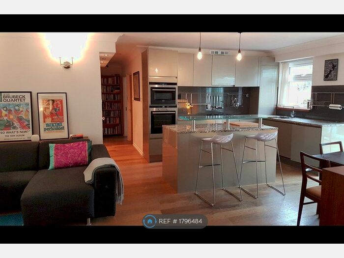 2 Bedroom Flat To Rent In Perryfield Way, Richmond, TW10