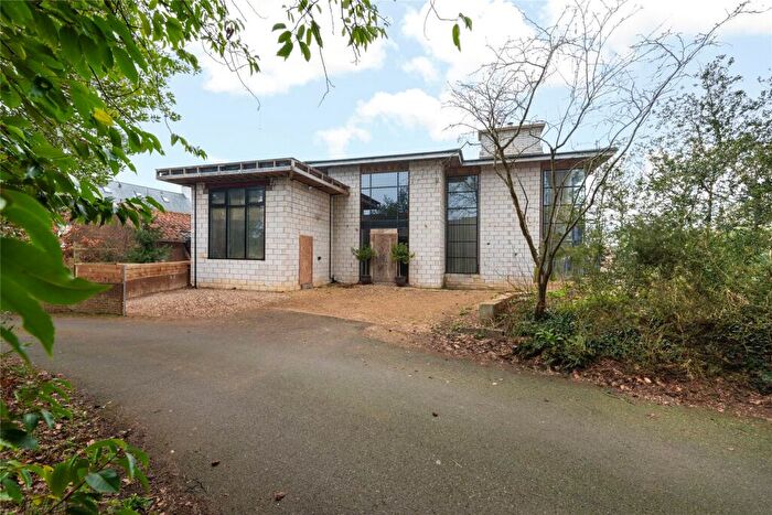 5 Bedroom Detached House For Sale In West Hill, Aspley Guise, Milton Keynes, Bedfordshire, MK17