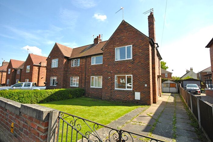 4 Bedroom Semi-Detached House For Sale In King Edward Road, Tickhill, Doncaster, DN11