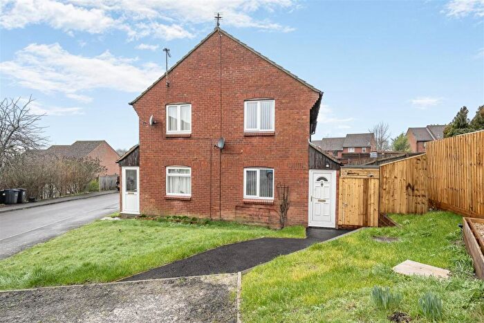 1 Bedroom Terraced House For Sale In Cornfield Road, Devizes, SN10