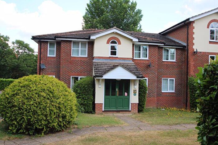 1 Bedroom Flat To Rent In Queen Alexandra Road, High Wycombe, HP11