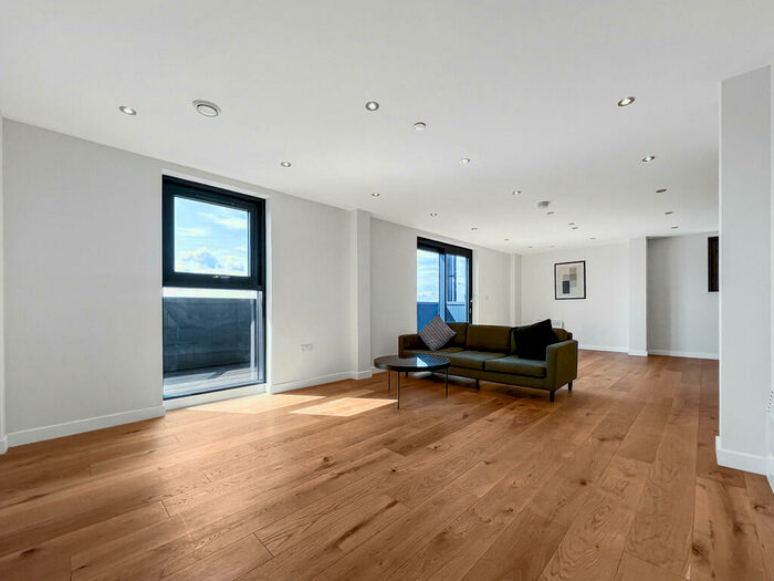 3 Bedroom Penthouse To Rent In Block E, Victoria Riverside, Leeds City Centre, LS10