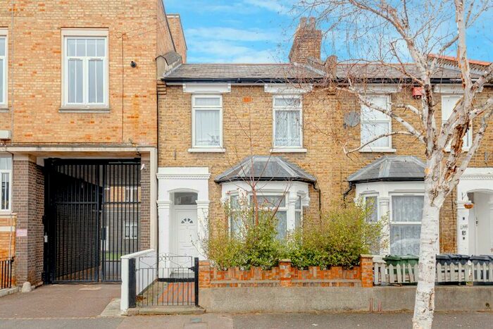 4 Bedroom End Of Terrace House To Rent In Morley Road, London, E10