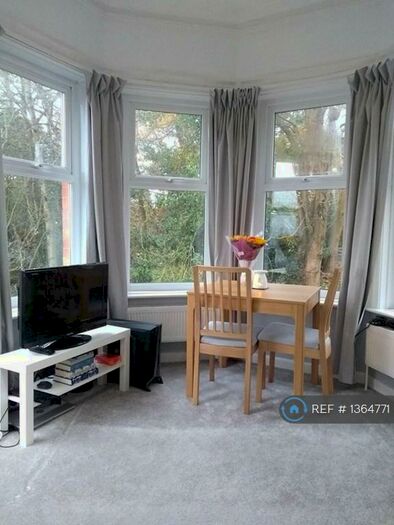 1 Bedroom Flat To Rent In Drury Road, Bournemouth, BH4