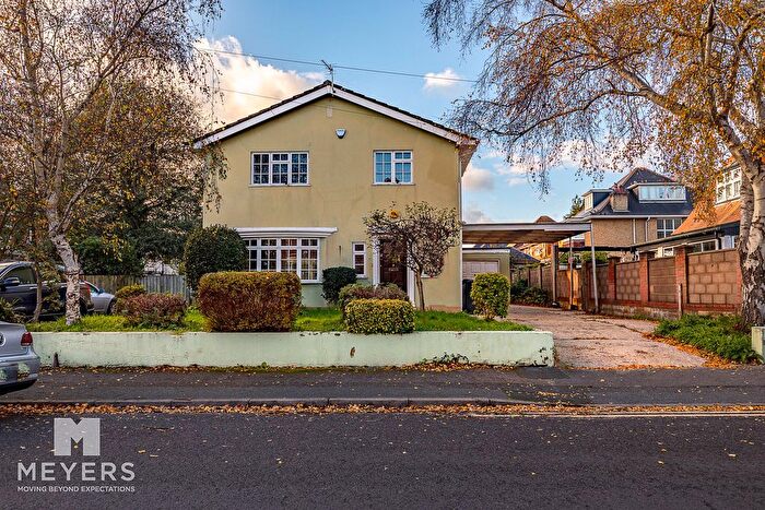 3 Bedroom Detached House For Sale In Richmond Park Crescent, Bournemouth, BH8