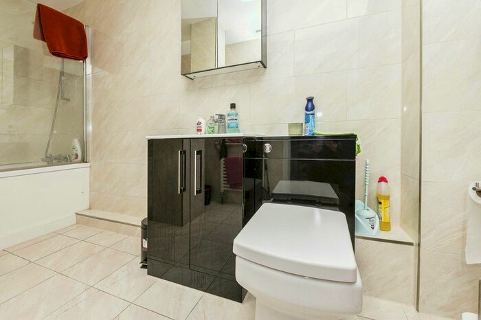 1 Bedroom Flat For Sale In Old Bedford Road, Luton, LU2