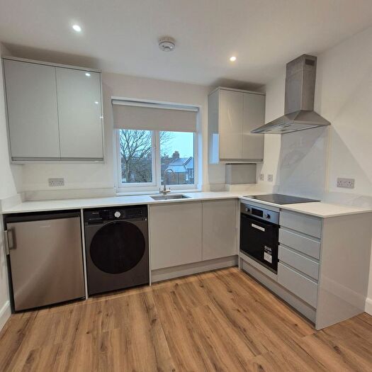 2 Bedroom Flat To Rent In Blackhorse Lane, Walthamstow, E17