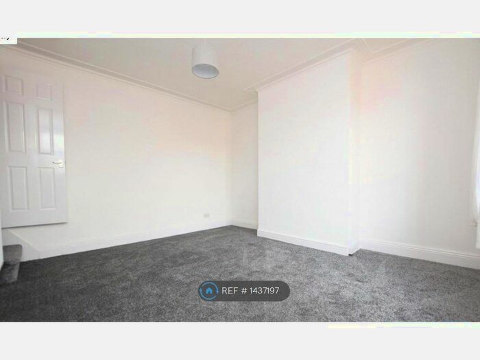 2 Bedroom Terraced House To Rent In Barton Place, Leeds, LS11