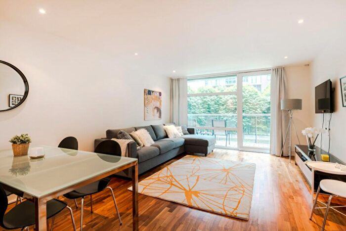 2 Bedroom Apartment To Rent In Howard Building, Queenstown Road, London, SW11