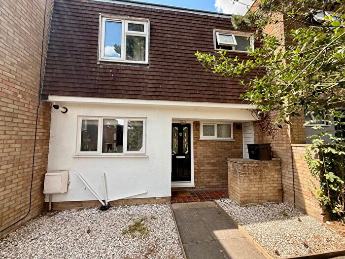 3 Bedroom Terraced House For Sale In Brussels Way, Luton, LU3