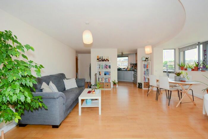 2 Bedroom Flat To Rent In Naoroji Street, Finsbury, London, WC1X