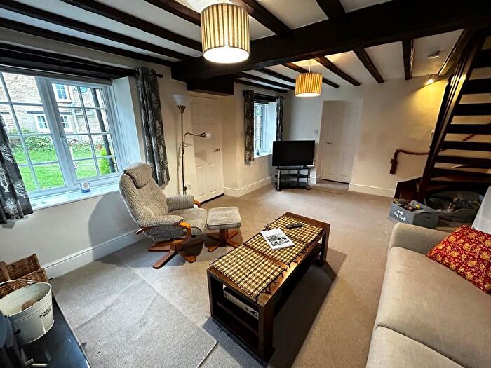 2 Bedroom Cottage To Rent In High Street, Stoke Goldington, MK16
