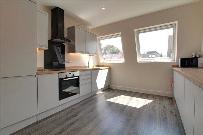 2 Bedroom Flat For Sale In London Street, Basingstoke, Hampshire, RG21
