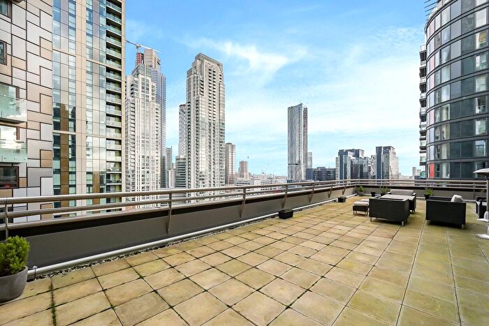 2 Bedroom Flat For Sale In Jackson Tower, St Lincoln Plaza, Canary Wharf, London, E14