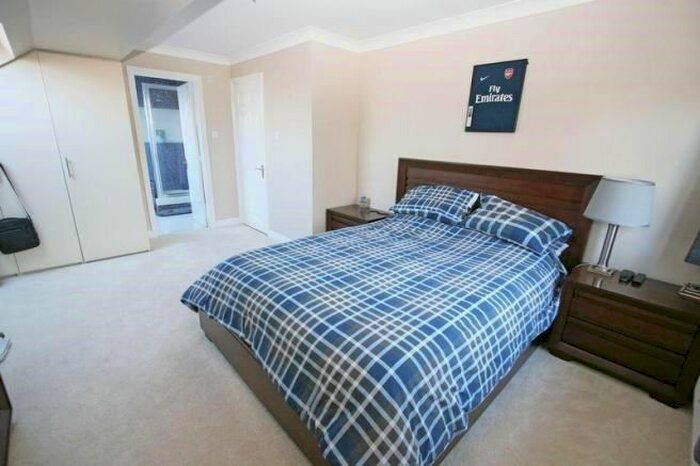 5 Bedroom Detached House To Rent In Parsonage Lane, Farnham Common, SL2