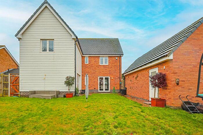 4 Bedroom Detached House For Sale In Folly Lane, Hockley, SS5