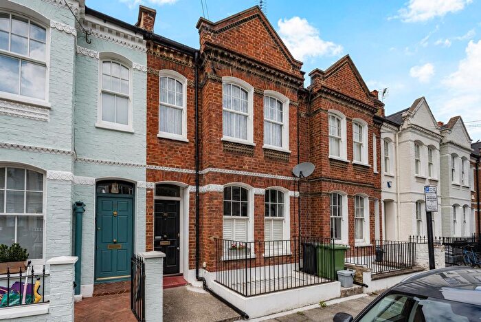 2 Bedroom Flat For Sale In Cranbury Road, Fulham, SW6