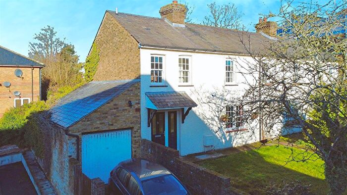 3 Bedroom Semi Detached House For Sale In Austins Place, Old Town, HP2