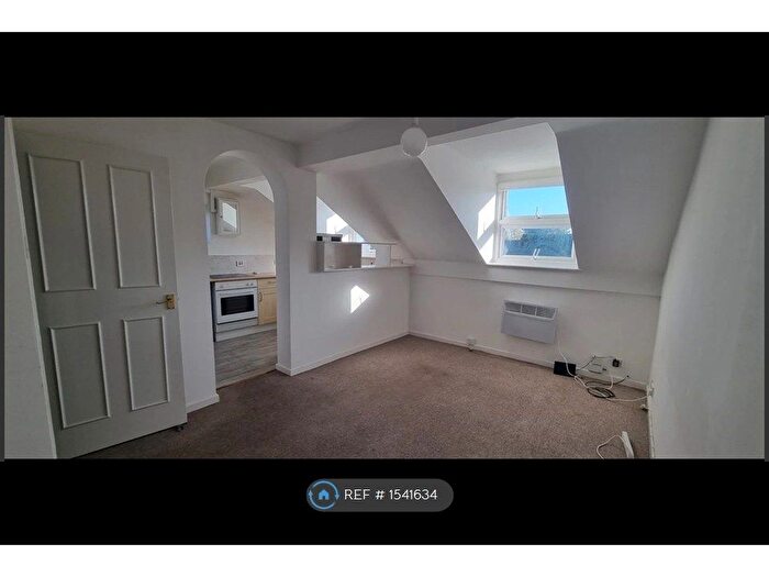 1 Bedroom Flat To Rent In Padman Court, Tonbridge, TN9