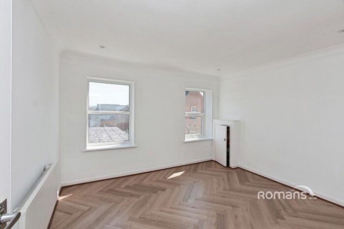 2 Bedroom Flat To Rent In Nelson Street, Aldershot, Hampshire, GU11