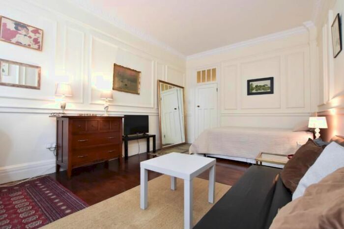 Studio To Rent In Chiltern Court, Baker Street, London, NW1