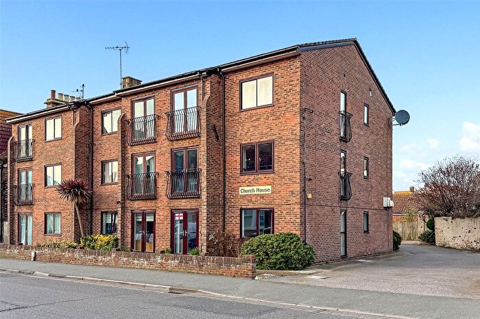 2 Bedroom Flat For Sale In New Road, Littlehampton, West Sussex, BN17