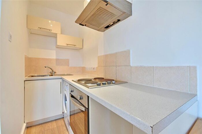 1 Bedroom Flat To Rent In Chichele Road, Willesden Green, NW2