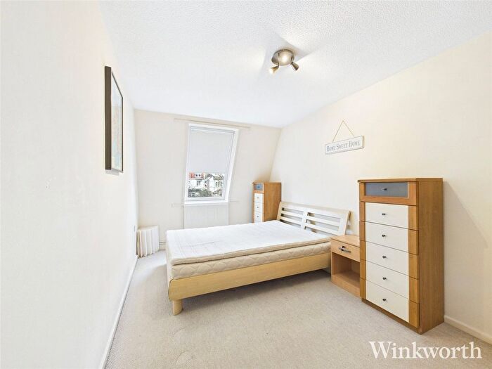 1 Bedroom Flat To Rent In Hanger View Way, London, Uk, W3
