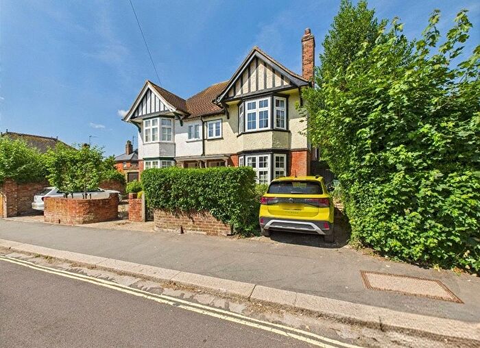 5 Bedroom Semi Detached House For Sale In Vyne Road, Basingstoke, Hampshire, RG21