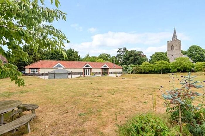4 Bedroom Barn Conversion For Sale In Cranworth, Thetford, IP25