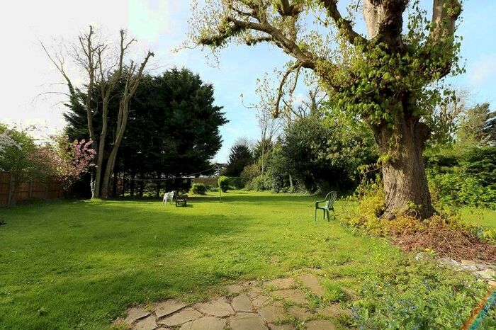 Studio To Rent In Castlebar Hill, Ealing, W5