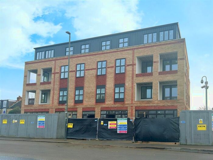 2 Bedroom Flat To Rent In Kingston Road, London, SW19