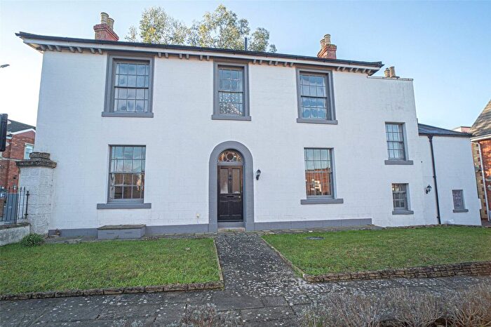 3 Bedroom Detached House For Sale In Bath Road, Old Town, Swindon, Wiltshire, SN1