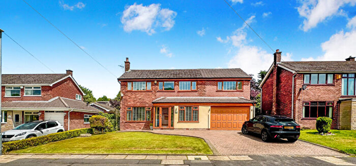 5 Bedroom Detached House For Sale In Camberley Drive, Rochdale, OL11