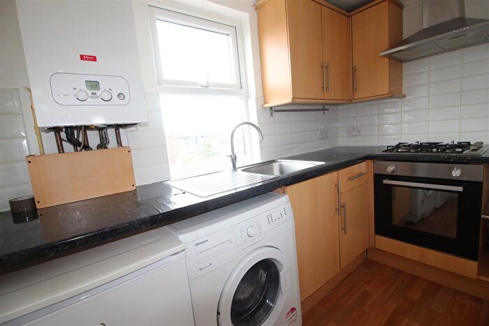 1 Bedroom Flat To Rent In (Bill Included) Queens Road, Walthamstow, E17