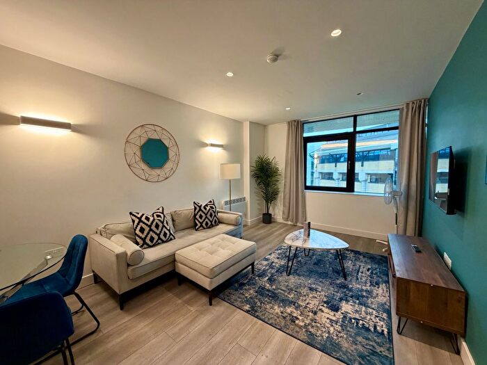 1 Bedroom Flat To Rent In Harlequin Avenue, Brentford, TW8